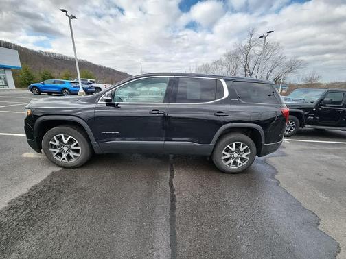 2023 GMC Acadia FWD SLE