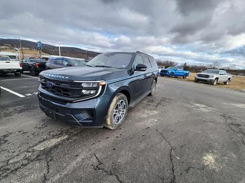 2025 Ford Expedition Max Active 4x4