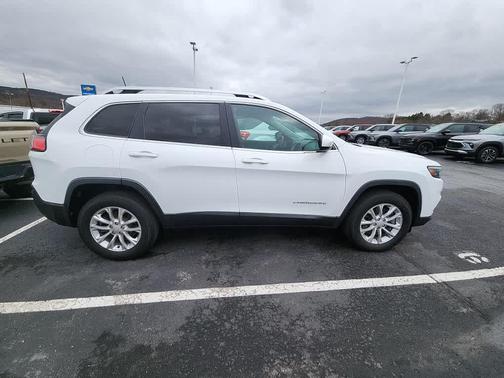 Bright White Clearcoat 2019 Jeep Cherokee Latitude