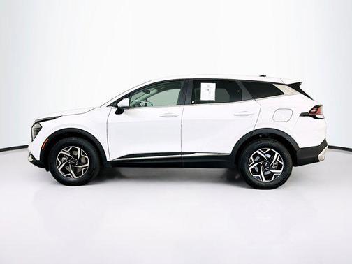 Glacial White Pearl 2025 Kia Sportage LX