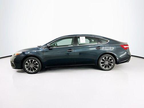 2017 Toyota Avalon XLE