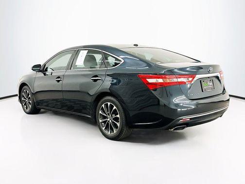 2017 Toyota Avalon XLE