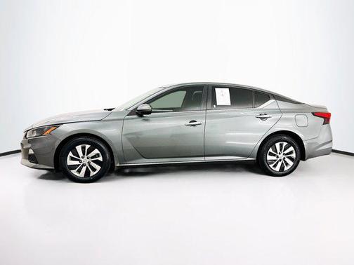2022 Nissan Altima S FWD