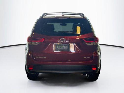 2019 Toyota Highlander SE