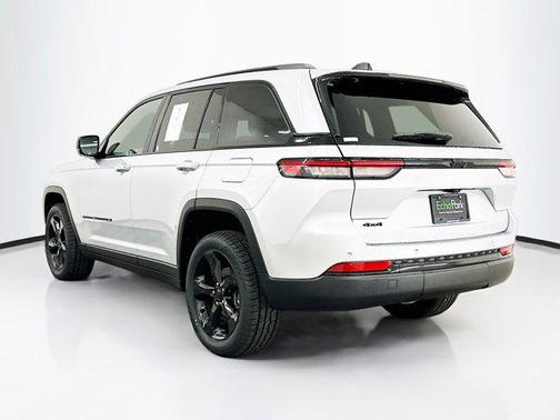 2022 Jeep Grand Cherokee Altitude