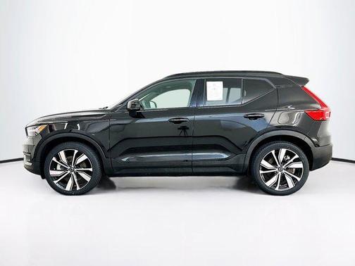 2022 Volvo XC40 Recharge Pure Electric P8 Twin Plus