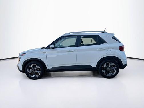 Lunar White 2025 Hyundai VENUE SEL