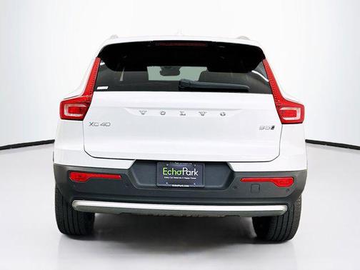 2023 Volvo XC40 B5 Plus Bright Theme