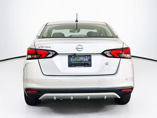 2024 Nissan Versa 1.6 S