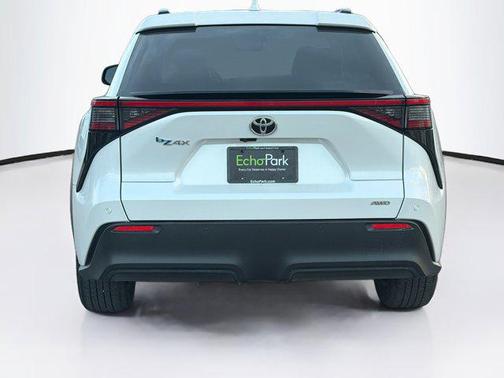 Wind Chill Pearl 2023 Toyota bZ4X XLE