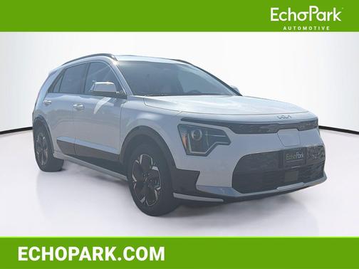 Snow White Pearl 2024 Kia Niro EV Wind