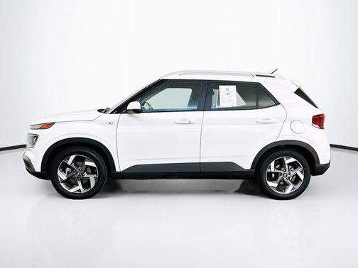Lunar White 2025 Hyundai VENUE SEL