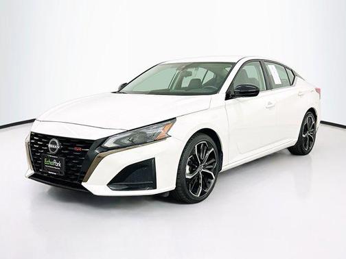 2023 Nissan Altima SR FWD