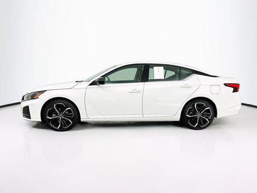 2023 Nissan Altima SR FWD