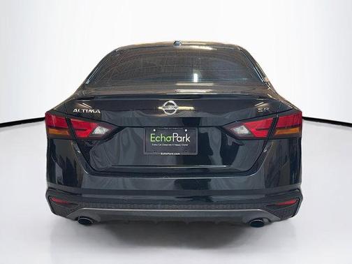 2021 Nissan Altima SR FWD