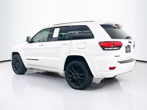 2022 Jeep Grand Cherokee Laredo