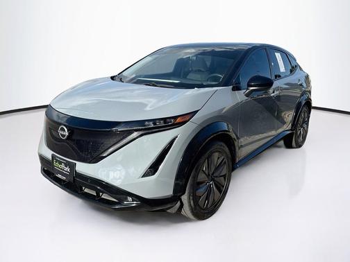Boulder Gray Pearl/Black Diamond Pearl 2024 Nissan ARIYA EVOLVE+