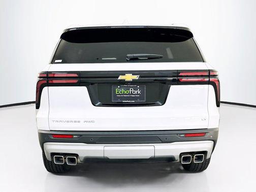 2024 Chevrolet Traverse LT