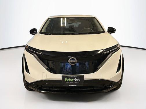 Everest White Pearl Tricoat 2025 Nissan ARIYA ENGAGE