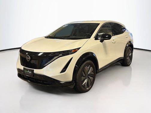 Everest White Pearl Tricoat 2025 Nissan ARIYA ENGAGE