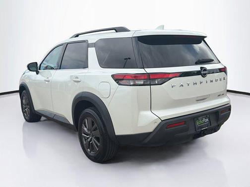 Pearl White Tricoat 2023 Nissan Pathfinder SV 4WD