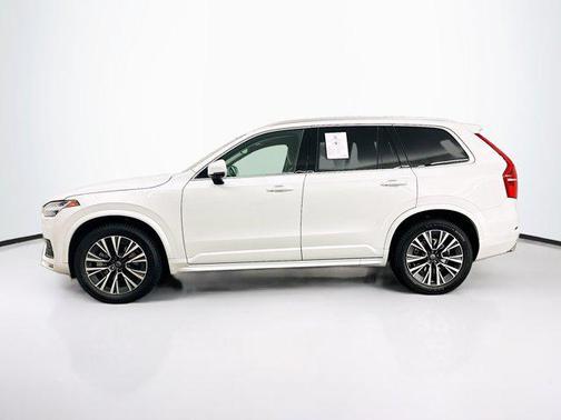2021 Volvo XC90 T6 Momentum