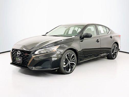 2023 Nissan Altima SR FWD