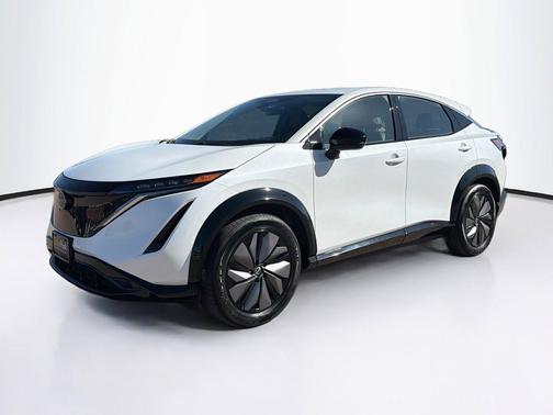 Everest White Pearl Tricoat 2024 Nissan ARIYA ENGAGE+
