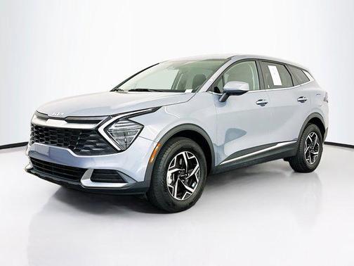 Everlasting Silver 2025 Kia Sportage LX