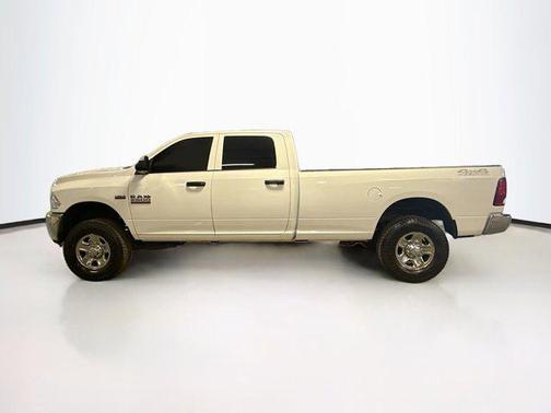 2017 RAM 2500 Tradesman Crew Cab 4x4 8' Box