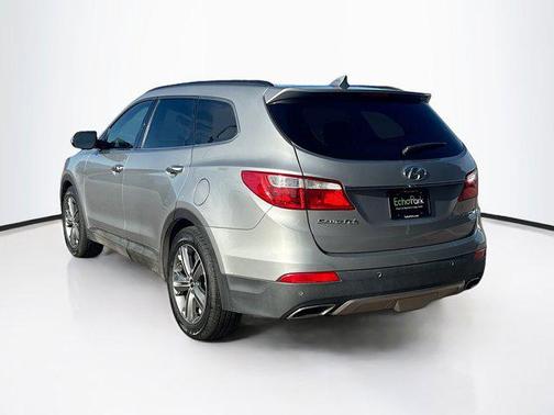 2016 Hyundai SANTA FE SE