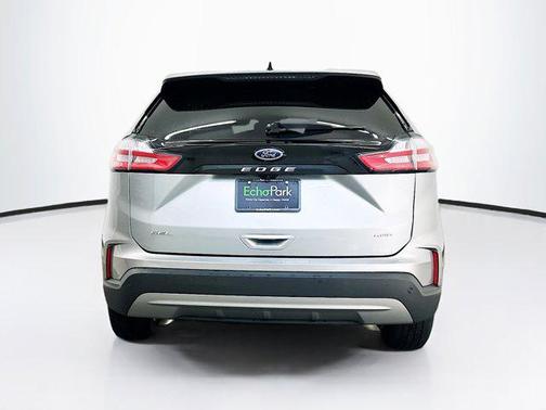 Iconic Silver Metallic 2024 Ford Edge SEL