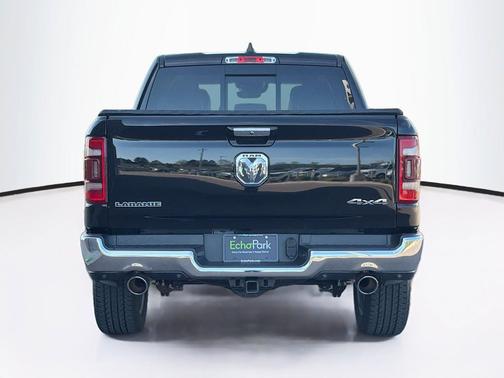 Diamond Black Crystal Pearlcoat 2021 RAM 1500 Laramie