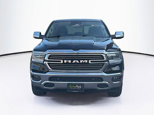 Diamond Black Crystal Pearlcoat 2021 RAM 1500 Laramie