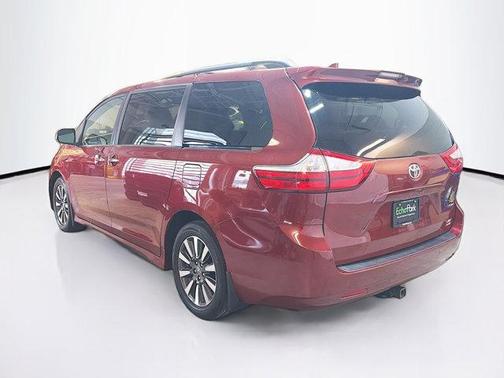 2019 Toyota Sienna XLE