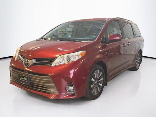 2019 Toyota Sienna XLE