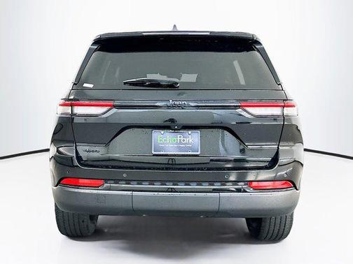 2022 Jeep Grand Cherokee Altitude