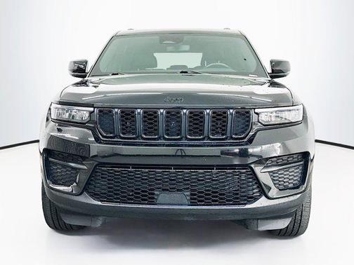 2022 Jeep Grand Cherokee Altitude