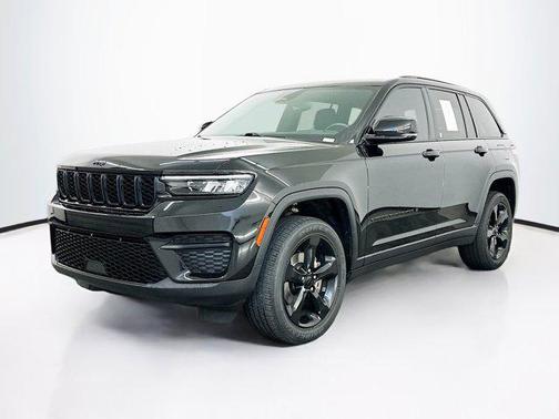 2022 Jeep Grand Cherokee Altitude