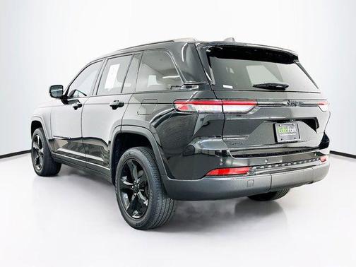 2022 Jeep Grand Cherokee Altitude