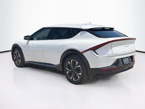Snow White Pearl 2024 Kia EV6 Wind