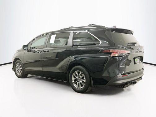 2023 Toyota Sienna XLE 7 Passenger