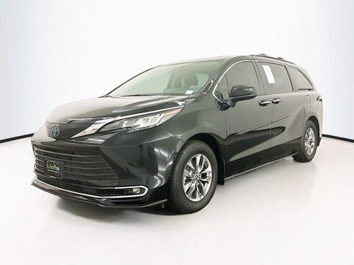 2023 Toyota Sienna XLE 7 Passenger