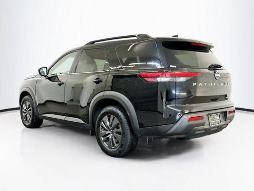 2024 Nissan Pathfinder SV 4WD