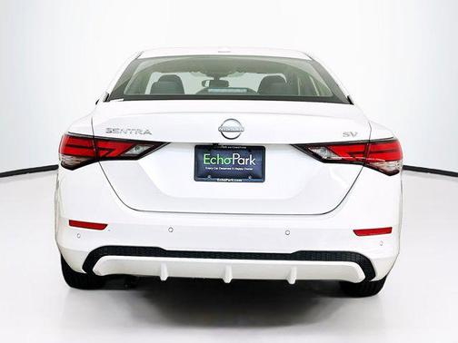 Aspen White Tricoat 2024 Nissan Sentra SV