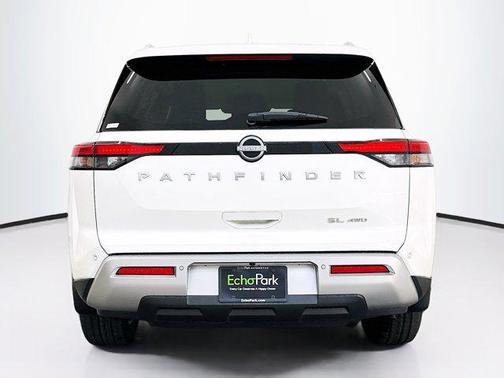2024 Nissan Pathfinder SL 4WD