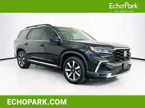Crystal Black Pearl 2025 Honda Pilot Touring 8-Passenger
