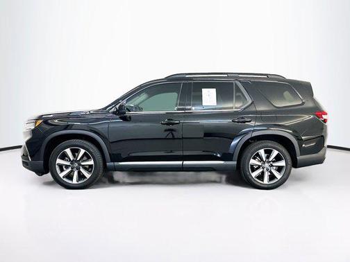 Crystal Black Pearl 2025 Honda Pilot Touring 8-Passenger