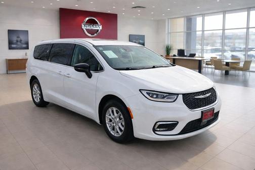 Bright White Clearcoat 2024 Chrysler Pacifica Touring-L