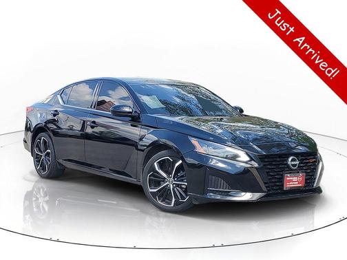 Black 2024 Nissan Altima 2.5 SR
